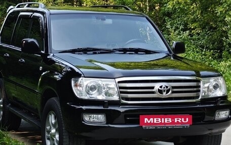 Toyota Land Cruiser 100 рестайлинг 2, 2003 год, 2 200 000 рублей, 3 фотография