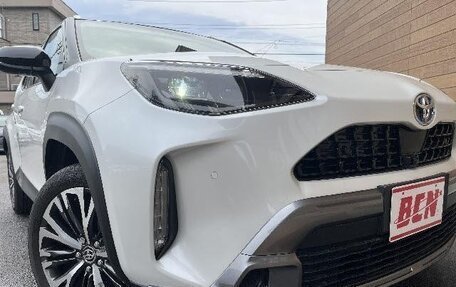 Toyota Yaris Cross, 2023 год, 1 900 000 рублей, 2 фотография