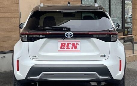 Toyota Yaris Cross, 2023 год, 1 900 000 рублей, 4 фотография