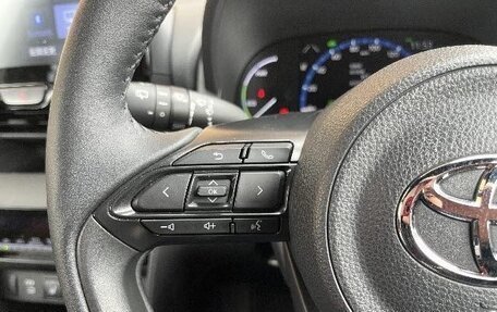 Toyota Yaris Cross, 2023 год, 1 900 000 рублей, 8 фотография