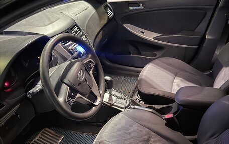 Hyundai Solaris II рестайлинг, 2011 год, 320 000 рублей, 5 фотография