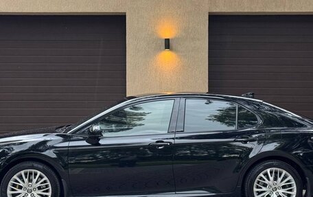 Toyota Camry, 2021 год, 2 890 000 рублей, 3 фотография