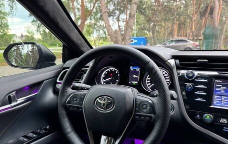 Toyota Camry, 2021 год, 2 890 000 рублей, 8 фотография