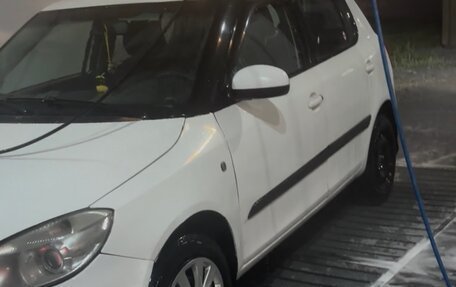 Skoda Fabia II, 2011 год, 380 000 рублей, 2 фотография