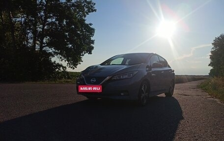 Nissan Leaf II, 2020 год, 2 000 000 рублей, 2 фотография