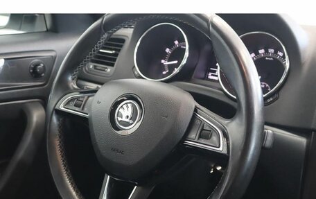Skoda Yeti I рестайлинг, 2017 год, 1 199 000 рублей, 8 фотография
