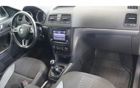 Skoda Yeti I рестайлинг, 2017 год, 1 199 000 рублей, 5 фотография
