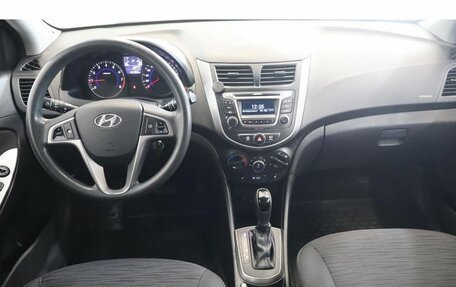 Hyundai Solaris II рестайлинг, 2016 год, 962 000 рублей, 11 фотография