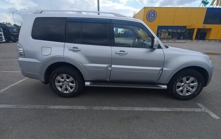 Mitsubishi Pajero IV, 2011 год, 1 525 000 рублей, 2 фотография