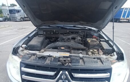 Mitsubishi Pajero IV, 2011 год, 1 525 000 рублей, 5 фотография