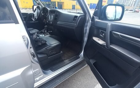 Mitsubishi Pajero IV, 2011 год, 1 525 000 рублей, 9 фотография