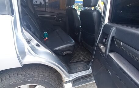 Mitsubishi Pajero IV, 2011 год, 1 525 000 рублей, 12 фотография