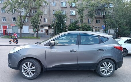 Hyundai ix35 I рестайлинг, 2011 год, 860 000 рублей, 3 фотография