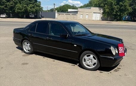 Mercedes-Benz E-Класс, 1995 год, 390 000 рублей, 5 фотография