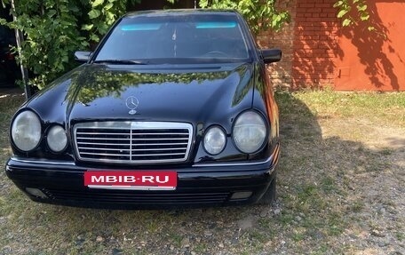 Mercedes-Benz E-Класс, 1995 год, 390 000 рублей, 1 фотография