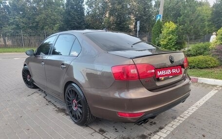 Volkswagen Jetta VI, 2011 год, 1 390 000 рублей, 2 фотография
