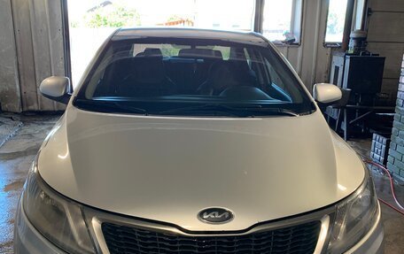 KIA Rio III рестайлинг, 2013 год, 700 000 рублей, 1 фотография