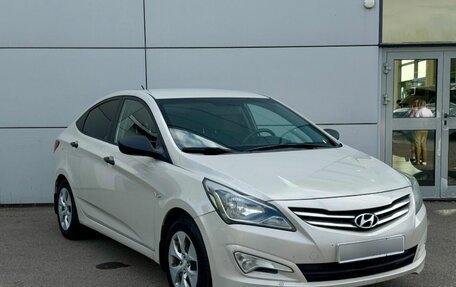 Hyundai Solaris II рестайлинг, 2015 год, 747 000 рублей, 3 фотография