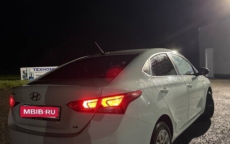 Hyundai Solaris II рестайлинг, 2018 год, 1 220 000 рублей, 2 фотография