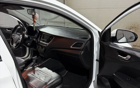 Hyundai Solaris II рестайлинг, 2018 год, 1 220 000 рублей, 8 фотография