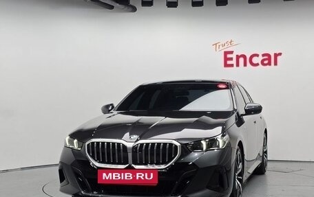 BMW 5 серия, 2023 год, 6 207 000 рублей, 2 фотография