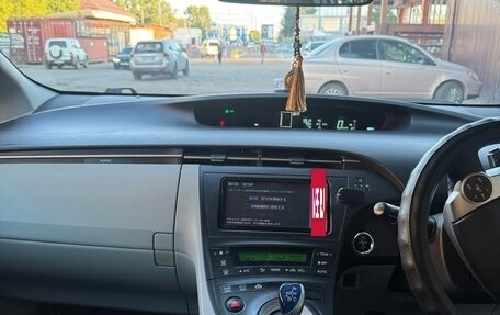 Toyota Prius, 2011 год, 910 000 рублей, 5 фотография
