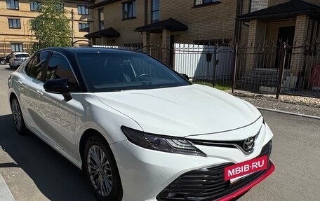 Toyota Camry, 2020 год, 1 680 000 рублей, 6 фотография