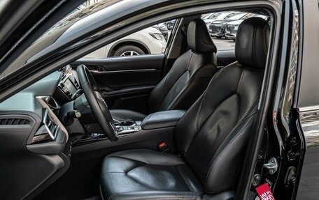 Toyota Camry, 2019 год, 2 780 000 рублей, 10 фотография