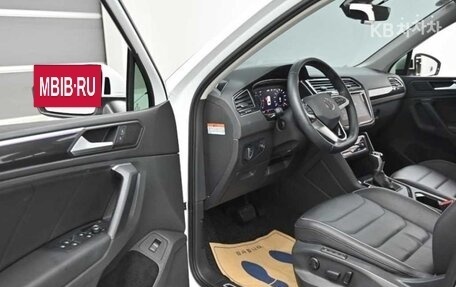 Volkswagen Tiguan II, 2023 год, 2 741 020 рублей, 11 фотография