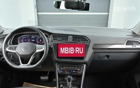 Volkswagen Tiguan II, 2023 год, 2 741 020 рублей, 7 фотография