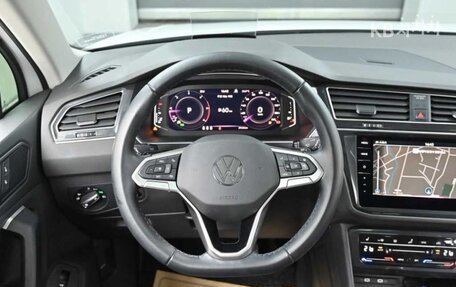 Volkswagen Tiguan II, 2023 год, 2 741 020 рублей, 13 фотография