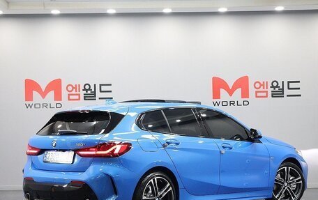 BMW 1 серия, 2024 год, 3 700 000 рублей, 3 фотография