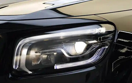 Mercedes-Benz GLB, 2023 год, 3 033 000 рублей, 2 фотография