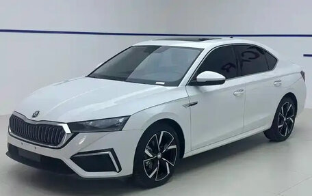 Skoda Octavia IV, 2023 год, 2 050 000 рублей, 1 фотография
