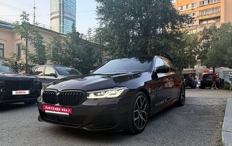 BMW 5 серия, 2022 год, 6 950 000 рублей, 2 фотография