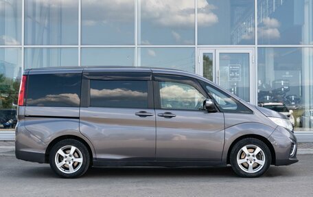 Honda Stepwgn IV, 2016 год, 1 650 000 рублей, 5 фотография