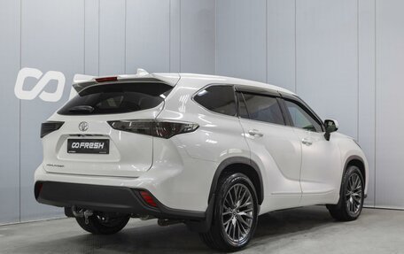 Toyota Highlander, 2021 год, 5 600 000 рублей, 2 фотография