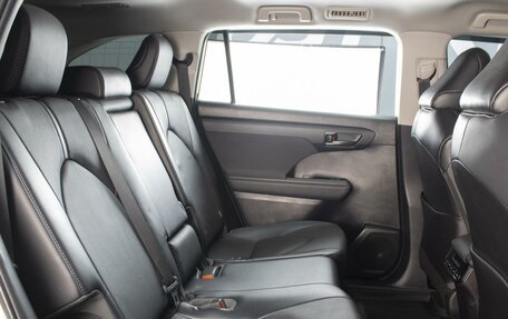 Toyota Highlander, 2021 год, 5 600 000 рублей, 6 фотография