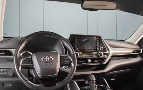 Toyota Highlander, 2021 год, 5 600 000 рублей, 5 фотография