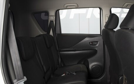 Toyota Ractis I, 2009 год, 660 000 рублей, 6 фотография