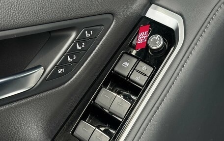 Toyota Land Cruiser, 2025 год, 14 500 000 рублей, 27 фотография