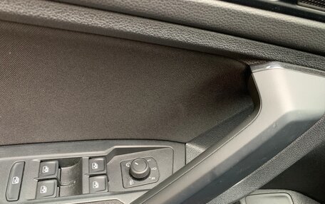 Volkswagen Tiguan II, 2020 год, 2 400 000 рублей, 5 фотография