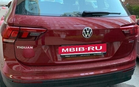 Volkswagen Tiguan II, 2020 год, 2 400 000 рублей, 2 фотография