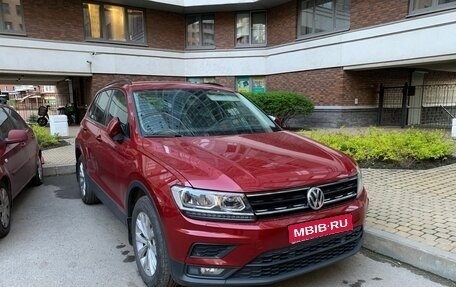 Volkswagen Tiguan II, 2020 год, 2 400 000 рублей, 1 фотография