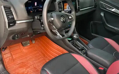 Skoda Karoq I, 2023 год, 2 220 000 рублей, 21 фотография