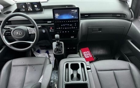 Hyundai Staria, 2023 год, 5 200 000 рублей, 12 фотография