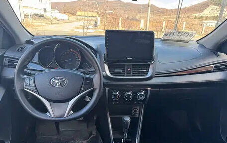 Toyota Yaris, 2023 год, 1 330 500 рублей, 7 фотография