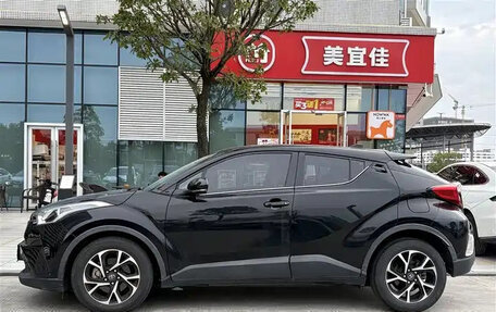 Toyota C-HR I рестайлинг, 2022 год, 1 660 500 рублей, 3 фотография