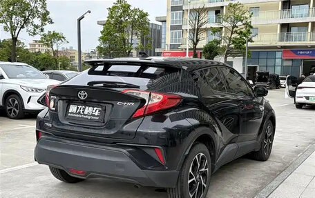 Toyota C-HR I рестайлинг, 2022 год, 1 660 500 рублей, 5 фотография