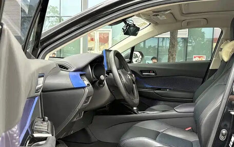 Toyota C-HR I рестайлинг, 2022 год, 1 660 500 рублей, 7 фотография